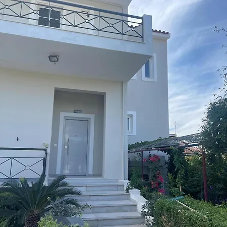 Thiseos Georgia's Private Paradise Lechaio